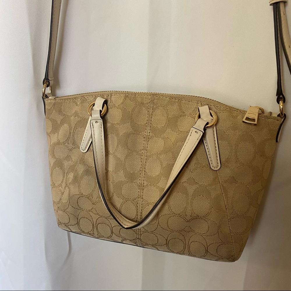 tan coach crossbody - Picture 4 of 5